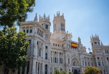 Discover Madrid on a guided tour with a local